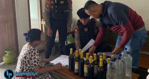47 Botol Miras Ilegal Disita! Tiga Warung di Kayen dan Gabus Digerebek Polisi
