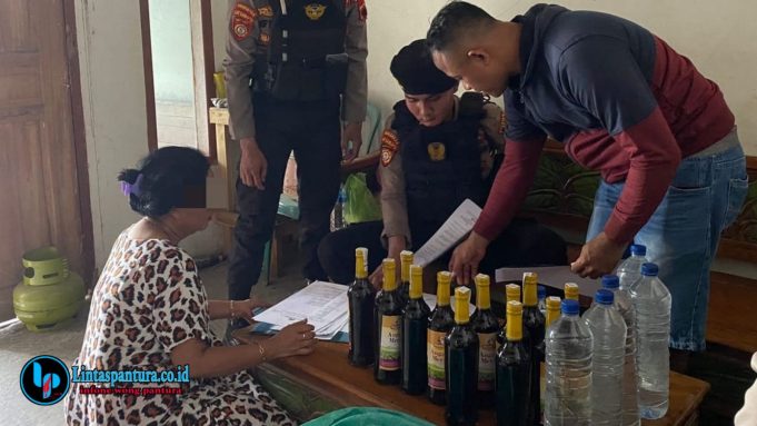 47 Botol Miras Ilegal Disita! Tiga Warung di Kayen dan Gabus Digerebek Polisi