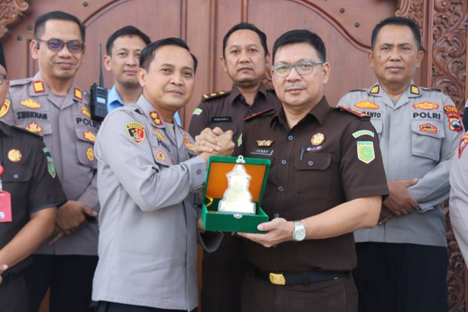 BUKAN SEKADAR SILATURAHMI, Kapolres Kudus & Kajari Perkuat Penegakan Hukum