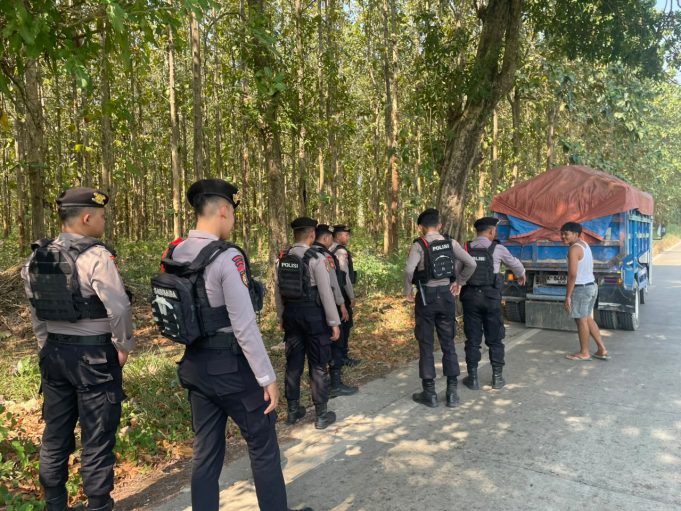 Musim Kemarau Mengancam! Tim Pasopati Polresta Pati Sisir Hutan Cegah Karhutla