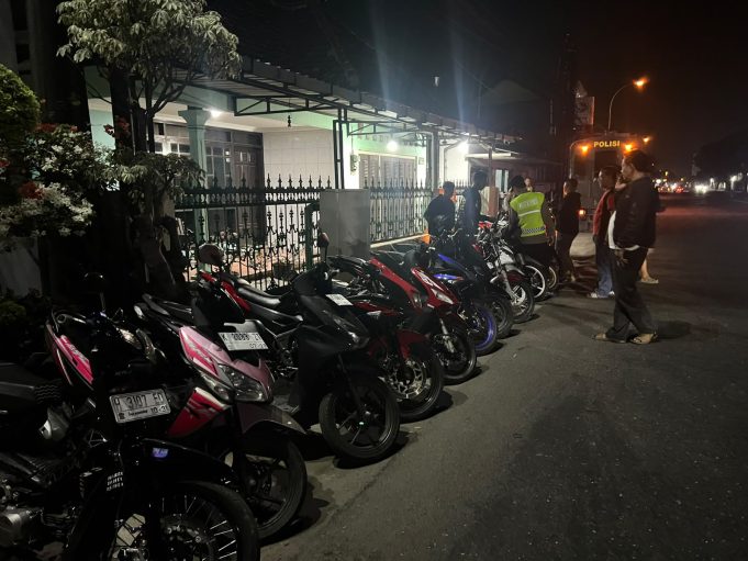 Bubarkan Balap Liar Tengah Malam, Polisi Kudus Sita 19 Motor di Jalan Sudirman