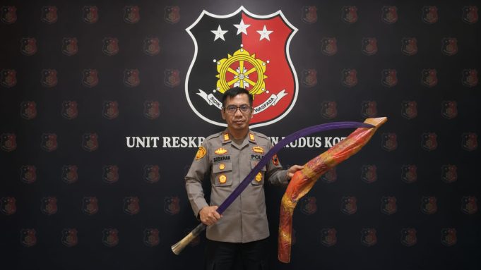Polisi Bongkar Pengiriman Klewang Raksasa ke Remaja 13 Tahun di Kudus, Alasannya Tak Disangka