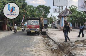 Progres Rehabilitasi Jalan Gabus-Tambakromo Baru Capai 10 Persen, Bahu Jalan Mulai Dikerjakan