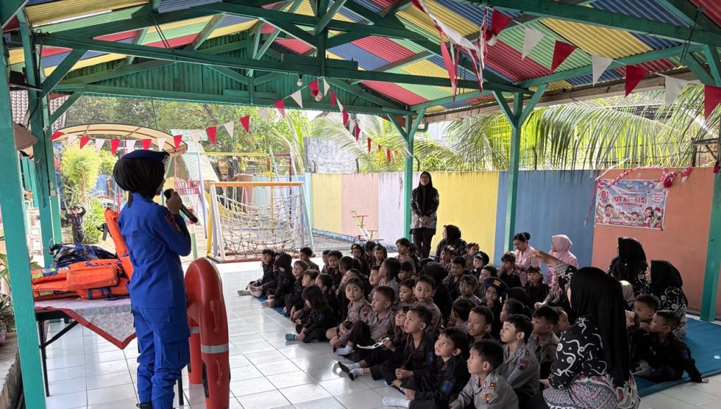Bukan Sekadar Bermain! 182 Anak TK Dikenalkan Bahaya Laut dan Sungai, Polisi Turun Langsung Ajarkan Cara Selamat