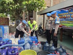 Warga Terdampak Kekeringan di Demak Terima Bantuan 51 Ribu Liter Air Bersih dari Bidpropam Polda Jateng