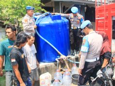 Kemarau, Propam Polri Salurkan 31.500 Liter Air Bersih untuk Warga di Kudus