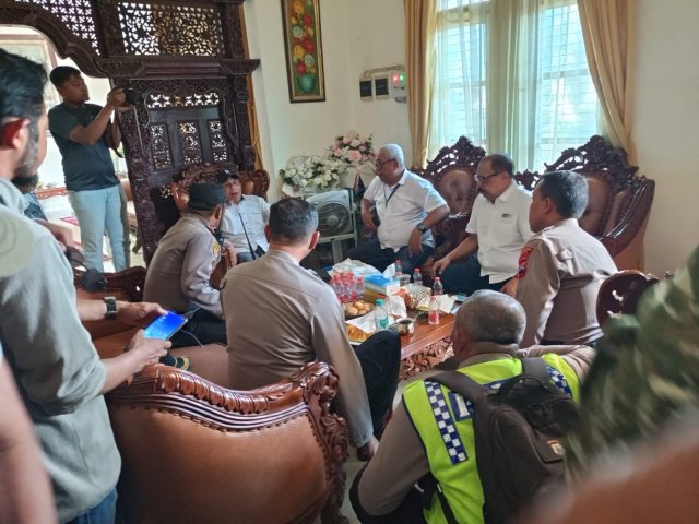 Di Tengah Demo Korban KSP Sinom Perdopo, Sunarwi Klaim Tempuh Jalur Hukum